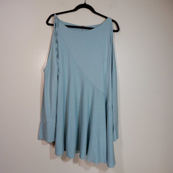 FREE PEOPLE Cold Shoulder Asymmetrical Tunic TOP Size S M Mint Clear Skies NEW - Picture 7 of 10